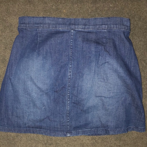 Button denim skirt - Picture 2 of 3